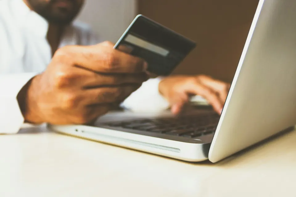 E-commerce website solutions: paying by card on an online store - ONS Infosolutions